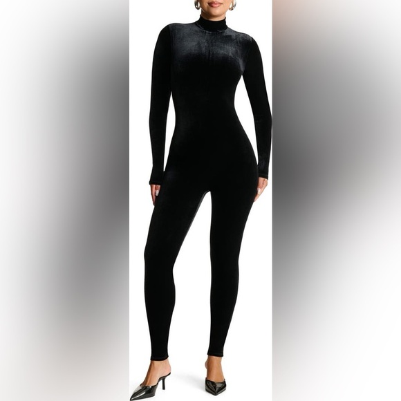 NWOT N BY NAKED WARDROBE Plush Velvet Long Sleeve Turtleneck Bodysuit Size L - Picture 1 of 9